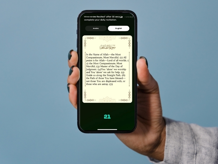 QuranScreen App showing Surah Al-Fatiha